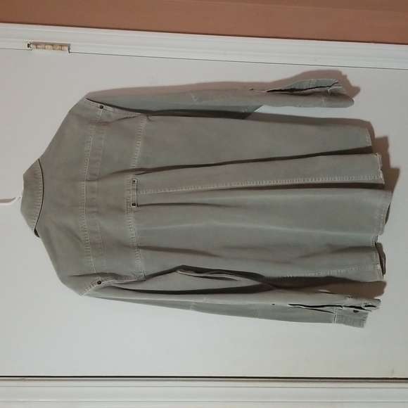 3 for 20. Mens Levi Strauss shirt. Medium - Picture 2 of 8